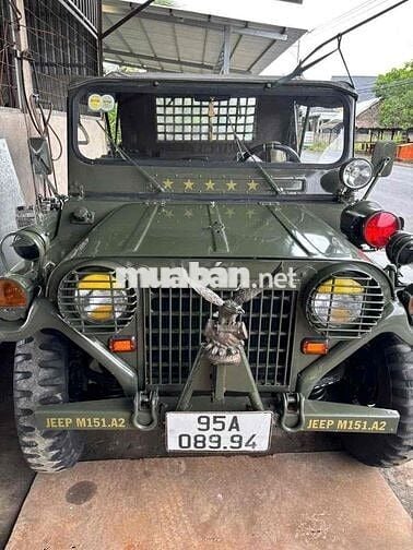 Jeep M151 A2 Xanh quân đội