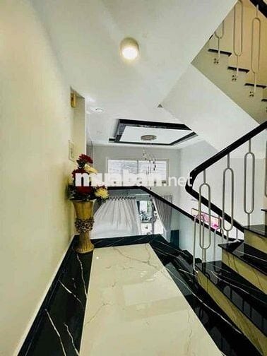 NHÀ 5 TẦNG FULL NỘI THẤT HXH HOÀN CÔNG CHUẨN CHỈ 6.1T NHÀ BÈ