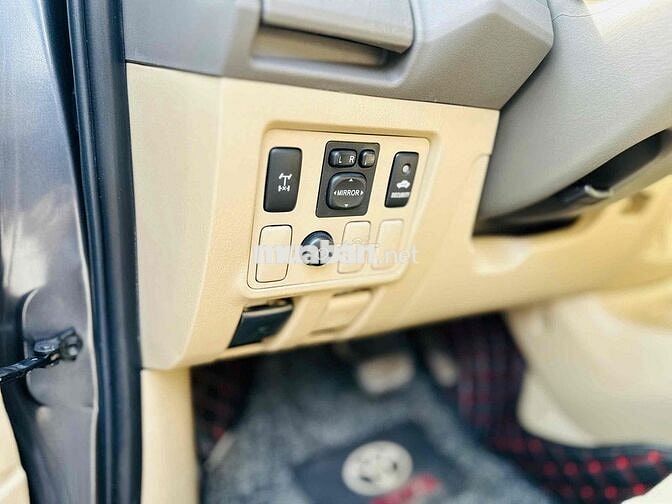 Toyota Fortuner 2010 2.7V 4x4 AT -