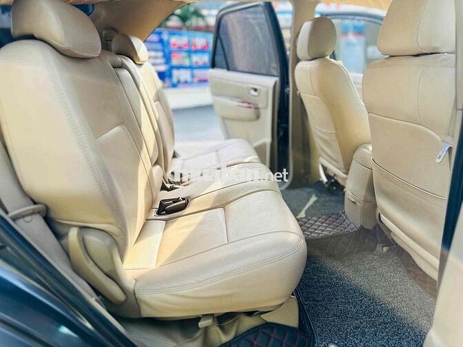 Toyota Fortuner 2010 2.7V 4x4 AT -