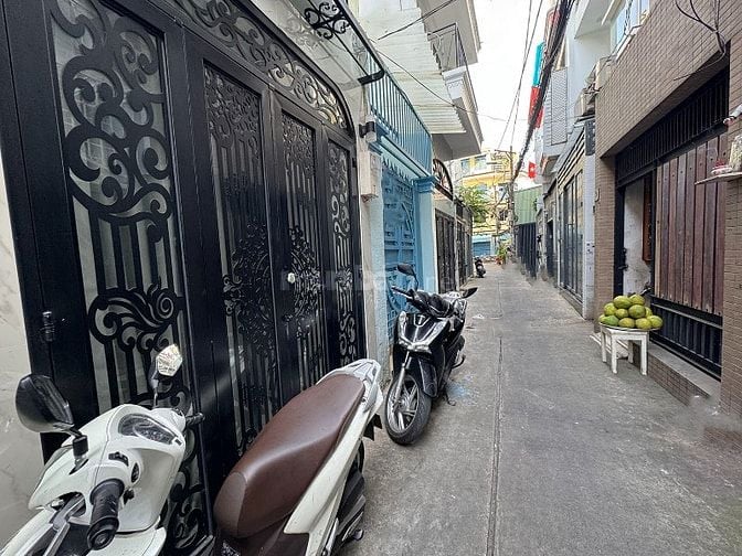 2lầu nthất c.cấp Mặt Tiền Nguyễn Trường Tộ gần Cầu Kiệt, H.B.Trưng Q.1