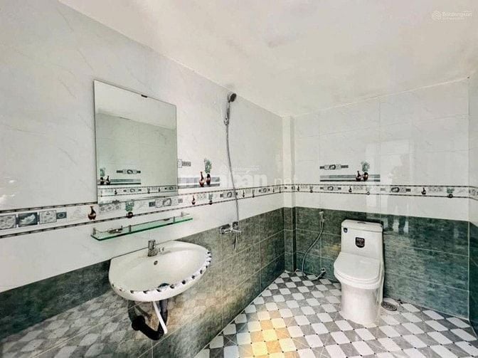 Bán nhà riêng tại Văn Thân, Phường 8, Quận 6, TP. HCM, hẻm xe hơi, 50m