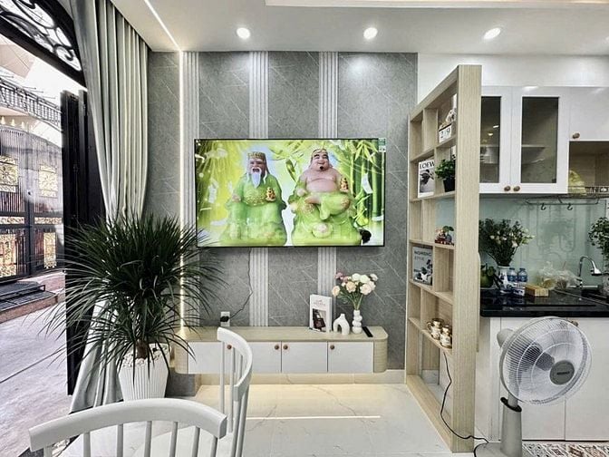 2lầu nthất c.cấp Mặt Tiền Nguyễn Trường Tộ gần Cầu Kiệt, H.B.Trưng Q.1