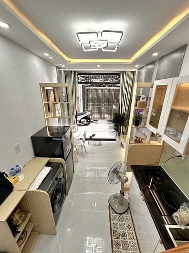 2lầu nthất c.cấp Mặt Tiền Nguyễn Trường Tộ gần Cầu Kiệt, H.B.Trưng Q.1