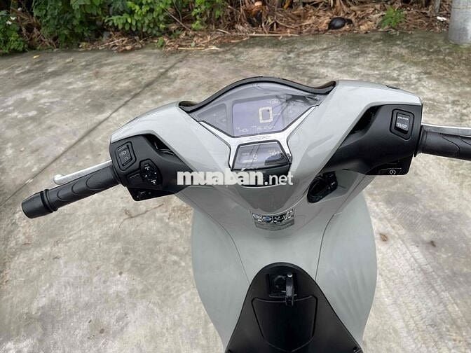 Cần bán sh 150 abs 2022 máy zin