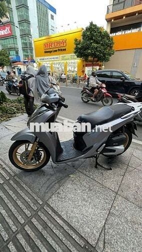 Honda SH 150i 2018 mới 90% Bstp chính chủ