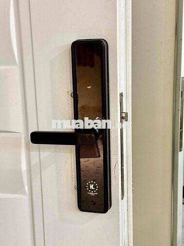 Chuyển công việc Gia đình cần bán Căn thông tầng; 4PN & 4 WC. LH Xem !