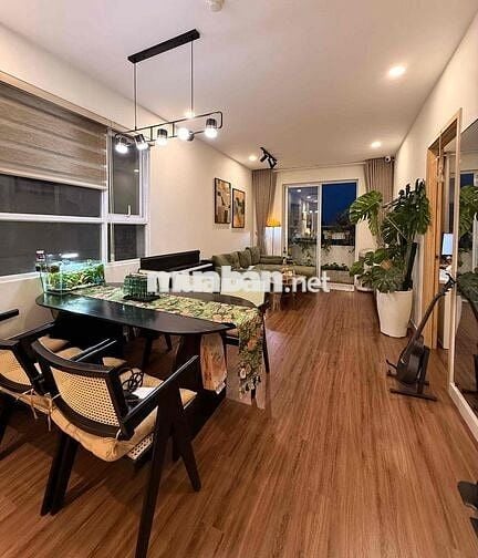 Chuyển công việc Gia đình cần bán Căn thông tầng; 4PN & 4 WC. LH Xem !