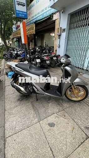 Honda SH 150i 2018 mới 90% Bstp chính chủ
