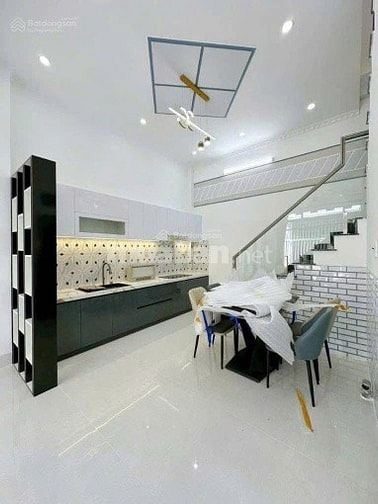 Bán gấp nhà đường Lý Thường Kiệt, phường 14, Q10 50m2 SHR sang tên 