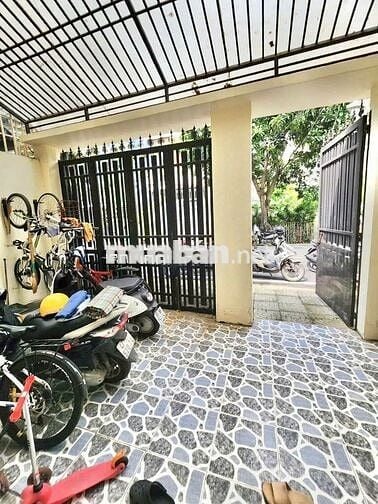 Cho thuê nhà Hẻm xe hơi 2PN 2WC - KDC Hồng Long, Hiệp Bình Phước