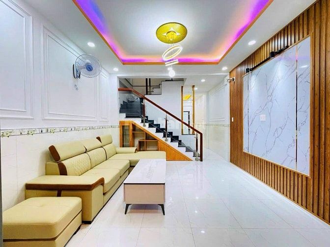 Nhà 57.6m² Lạc Long Quân, Q11 giá 2 tỷ 950. Xây 1 trệt 1 lầu, hẻm 5m