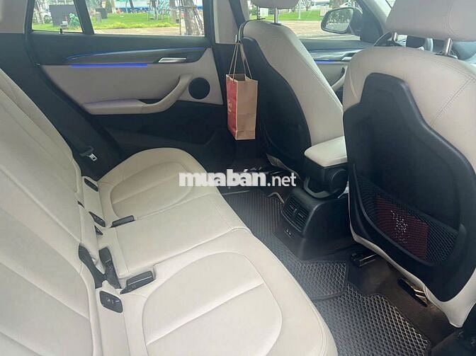 BMW X1 sDrive18i 2021 Đen 45.000 km