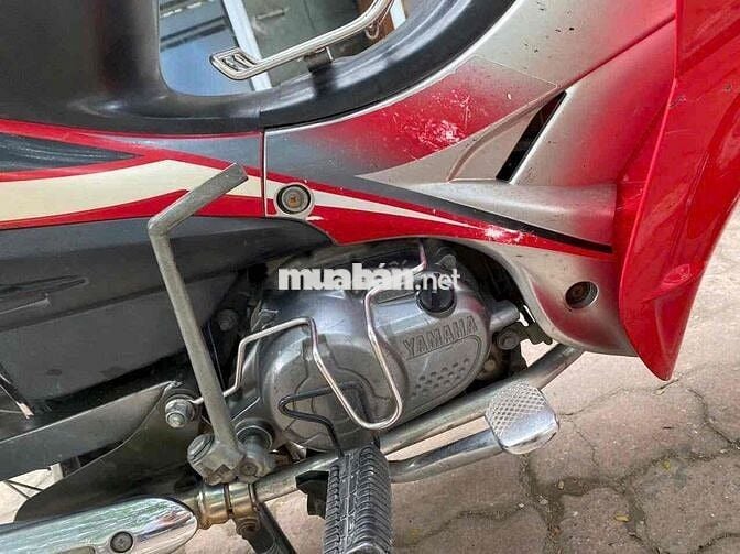 xe jupito v màu đỏ