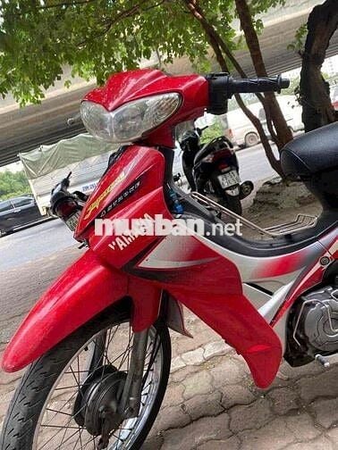 xe jupito v màu đỏ