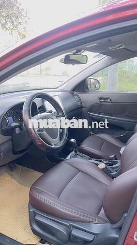 Hyundai i30 CW 2011 Đỏ