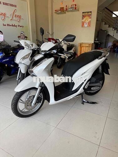 shvn 160cc . thắng abs . lướt 4k km . bao ko tua .