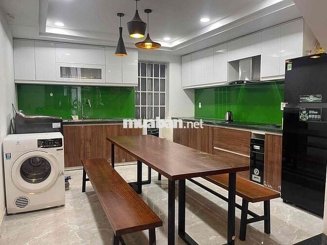 nhà 2 tầng MT ĐẶNG HUY TÁ - Hoà Minh, 2 phòng ngủ, 2wc có nội thất