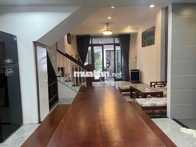 nhà 2 tầng MT ĐẶNG HUY TÁ - Hoà Minh, 2 phòng ngủ, 2wc có nội thất