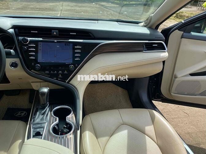 Toyota Camry 2021 2.5 Q nhập Thái