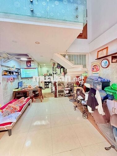 NHỈNH 6 TỶ ,TÂN BÌNH ,P13,  36m2, 4 TẦNG , 4PN , GẦN GA T3, E.TOWN