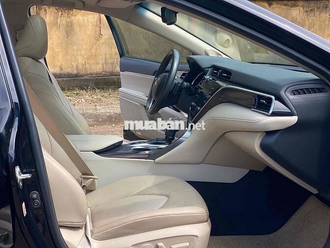 Toyota Camry 2021 2.5 Q nhập Thái
