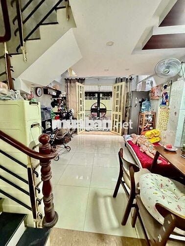 NHỈNH 6 TỶ ,TÂN BÌNH ,P13,  36m2, 4 TẦNG , 4PN , GẦN GA T3, E.TOWN