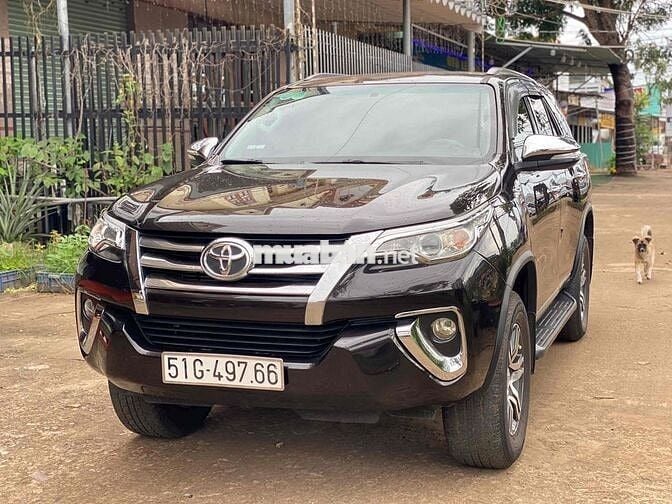 Toyota Fortuner 2017 đk 2018 sàn dầu 1 chủ
