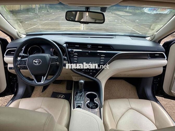 Toyota Camry 2021 2.5 Q nhập Thái