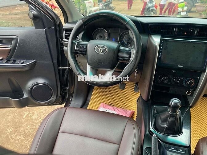 Toyota Fortuner 2017 đk 2018 sàn dầu 1 chủ