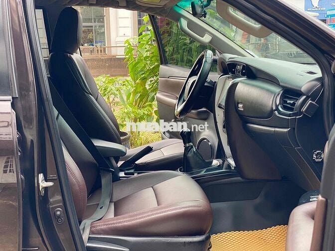 Toyota Fortuner 2017 đk 2018 sàn dầu 1 chủ