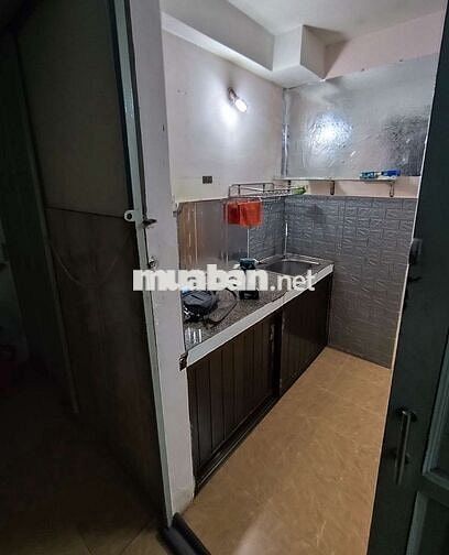 Phòng Máy lạnh,Tủ Lạnh,Máy Giặt,Tủ Quần Áo,Wc riêng,Giờ tự do