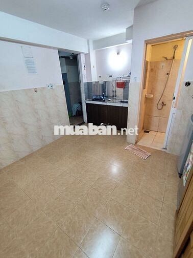 Phòng Máy lạnh,Tủ Lạnh,Máy Giặt,Tủ Quần Áo,Wc riêng,Giờ tự do