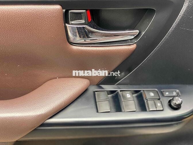 Toyota Fortuner 2017 đk 2018 sàn dầu 1 chủ