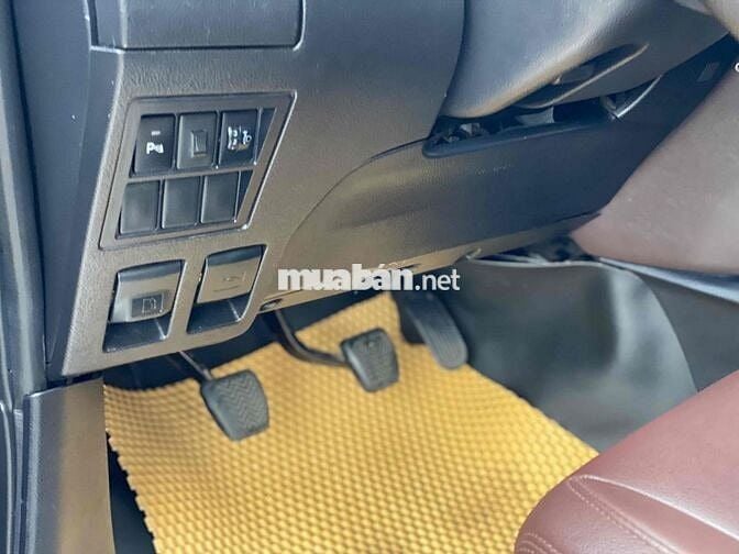 Toyota Fortuner 2017 đk 2018 sàn dầu 1 chủ