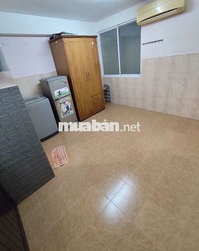 Phòng Máy lạnh,Tủ Lạnh,Máy Giặt,Tủ Quần Áo,Wc riêng,Giờ tự do