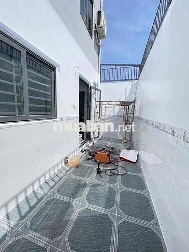 Nhà mới 100% 3 phòng 3 máy lạnh KDC Nam Long