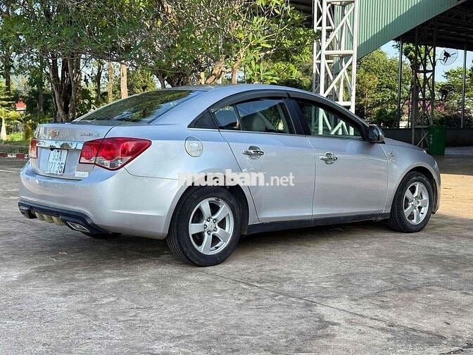 Chevrolet Cruze 2011 Bạc 100.000 km