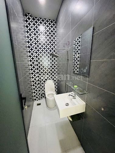 Bán Nhà Giáp 3 Mặt Hẻm Vô Cùng Đắc Địa Lâm Văn Bền, 02 Tầng, 4,8x10m