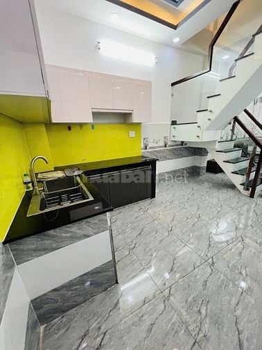 Bán Nhà Giáp 3 Mặt Hẻm Vô Cùng Đắc Địa Lâm Văn Bền, 02 Tầng, 4,8x10m