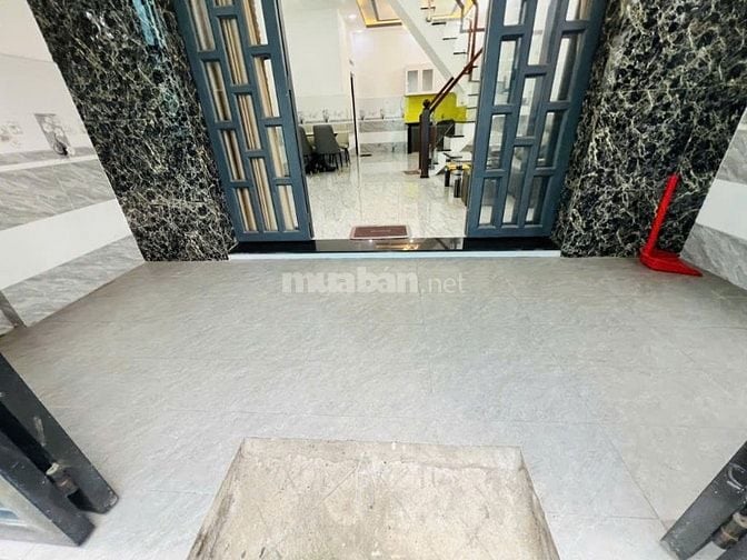 Bán Nhà Giáp 3 Mặt Hẻm Vô Cùng Đắc Địa Lâm Văn Bền, 02 Tầng, 4,8x10m