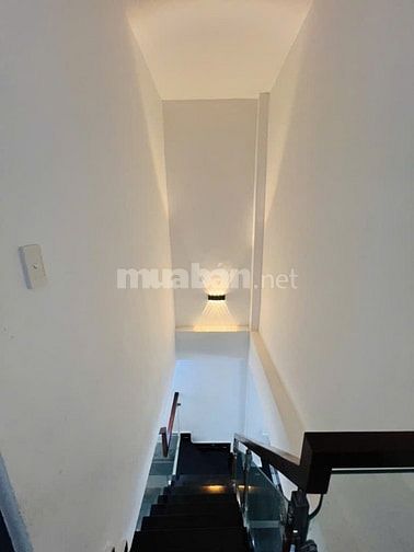 Bán Nhà Giáp 3 Mặt Hẻm Vô Cùng Đắc Địa Lâm Văn Bền, 02 Tầng, 4,8x10m