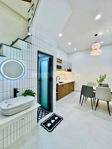 Sang nhượng gấp nhà hẻm Nguyễn Cửu Vân, Bình Thạnh,(66m2), chỉ 2tỷ130