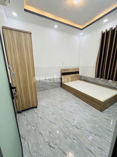 Bán Nhà Giáp 3 Mặt Hẻm Vô Cùng Đắc Địa Lâm Văn Bền, 02 Tầng, 4,8x10m