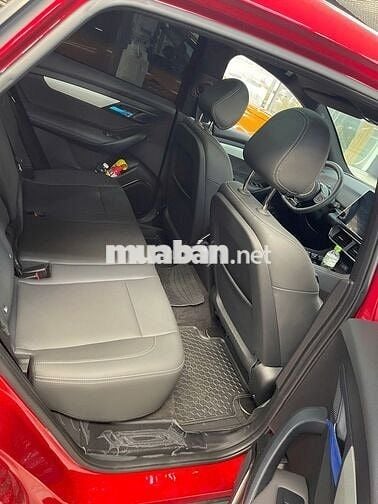 VinFast VF8 Plus 2025 màu đỏ đi 1.000km