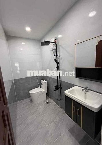 Bán Nhà Lô góc Trịnh Đình Trọng, hẻm xe tải, 70m², 2 tầng, full nội th