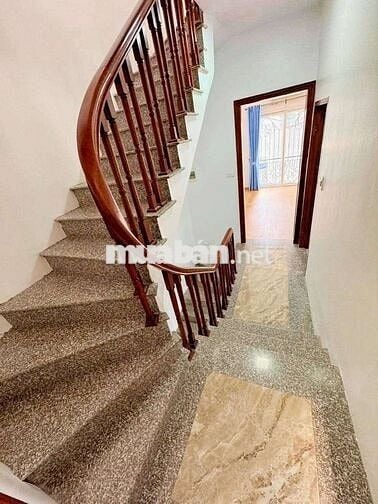 Cho Thuê Nhà Ngọc Thụy Long Biên 45m 4 Tầng 4p Ngủ Đủ Đồ Giá 11 triệu