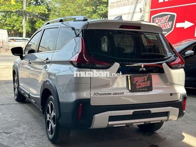 Mitsubishi Xpander Cross 2021 1.5 AT,màu trắng,5v7