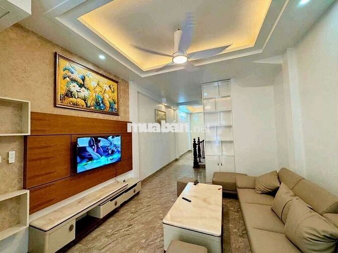 Cho Thuê Nhà Ngọc Thụy Long Biên 45m 4 Tầng 4p Ngủ Đủ Đồ Giá 11 triệu