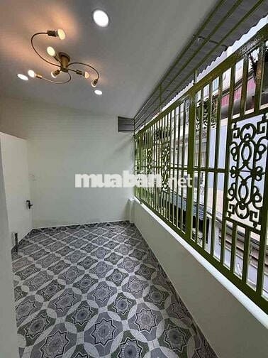 Bán Nhà Lô góc Trịnh Đình Trọng, hẻm xe tải, 70m², 2 tầng, full nội th